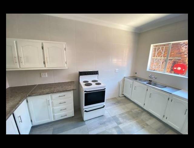 3 BEDROOM TOWNHOUSE FOR SALE IN BRACKENHURST